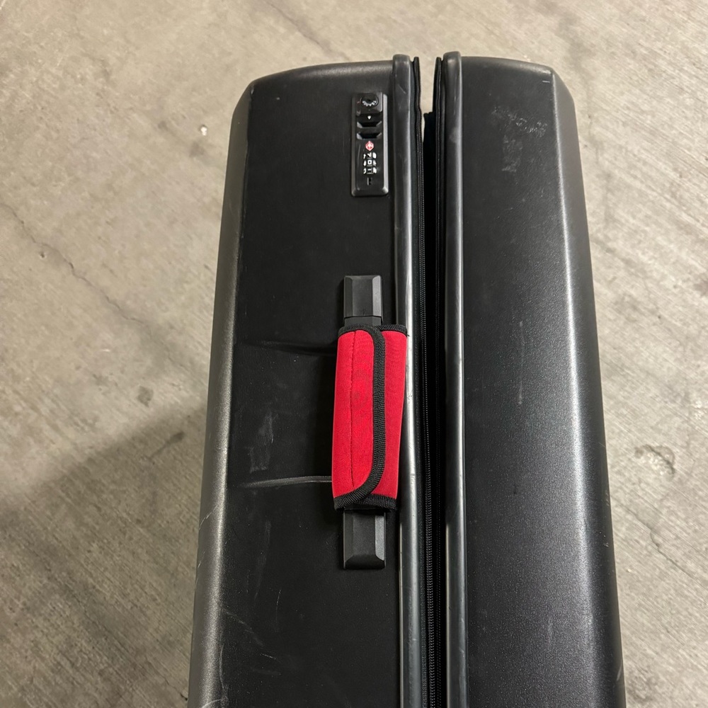 Briggs & Riley Hard case Rolling Check On Suitcase - Picture 5 of 11